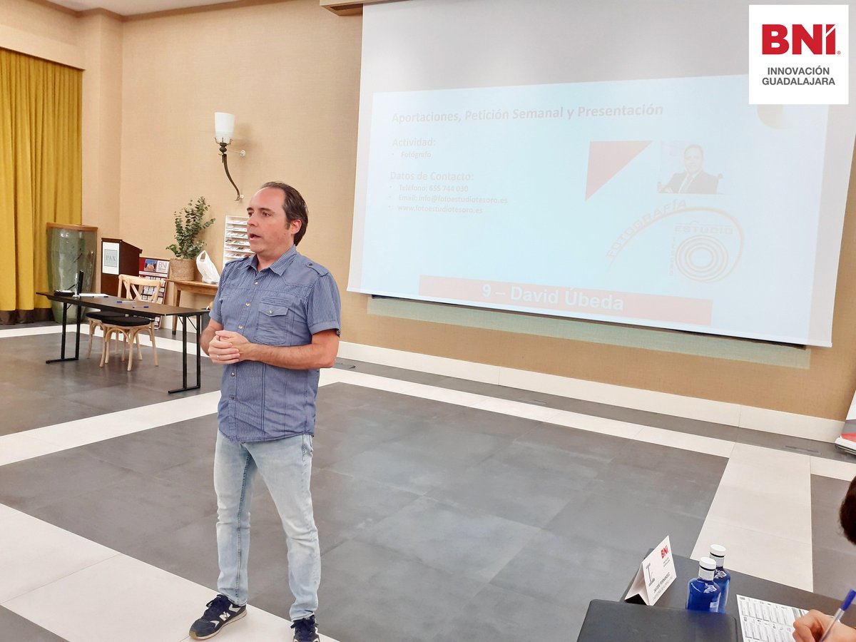 BNI_Innovacion's tweet photo. Presentaciones breves de Manoli Benito, de Begibe #Café y #Hostelería ☕️; Consolación Chamorro, de @DEPROCOCINAS 🍳; Juan Ramón Carmena, de @segurmas 🔐; y David Úbeda, de Tesoro Estudio de #Fotografía 📸. https://t.co/fOr1qwOgZa