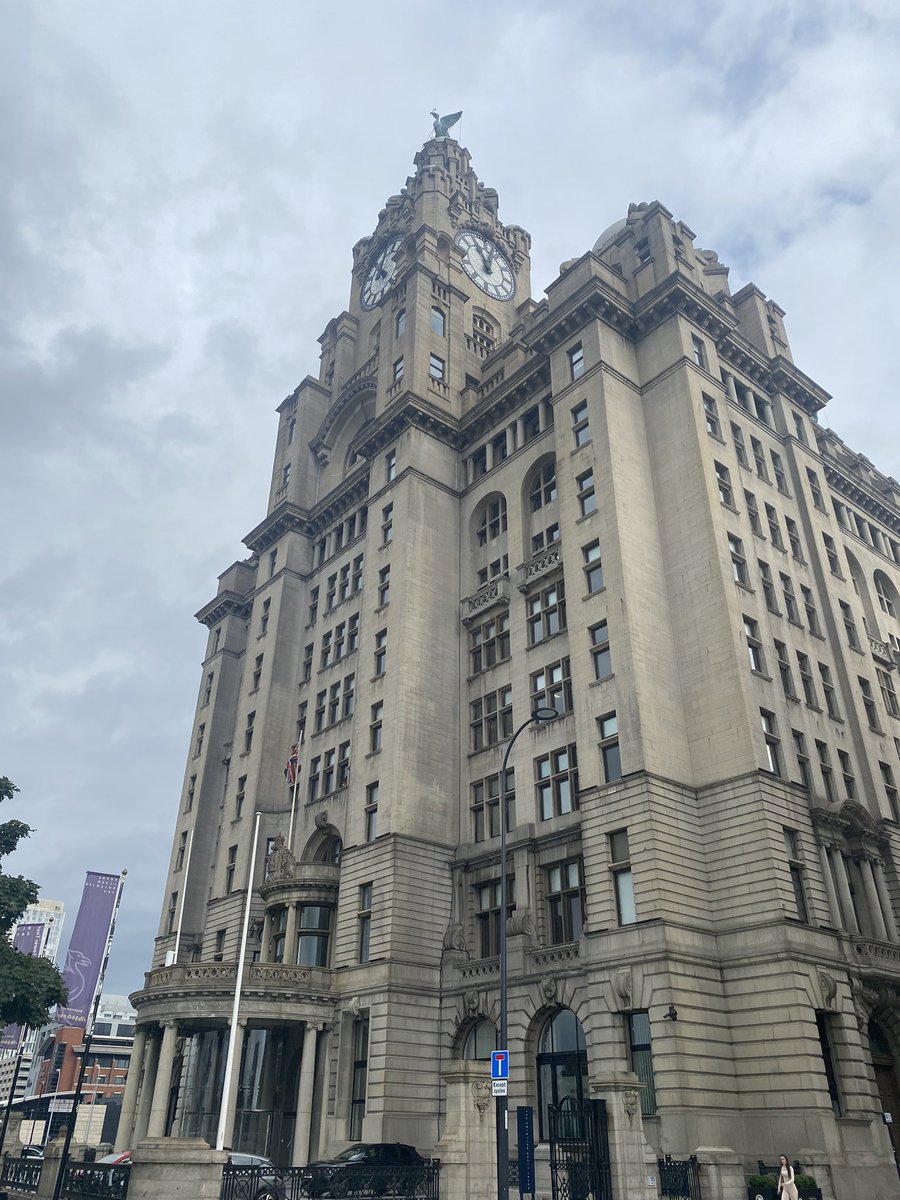 marketing_jo's tweet photo. Another gorgeous day for meetings in the city

#MyLiverpoolHome https://t.co/IrmuL9tRVO