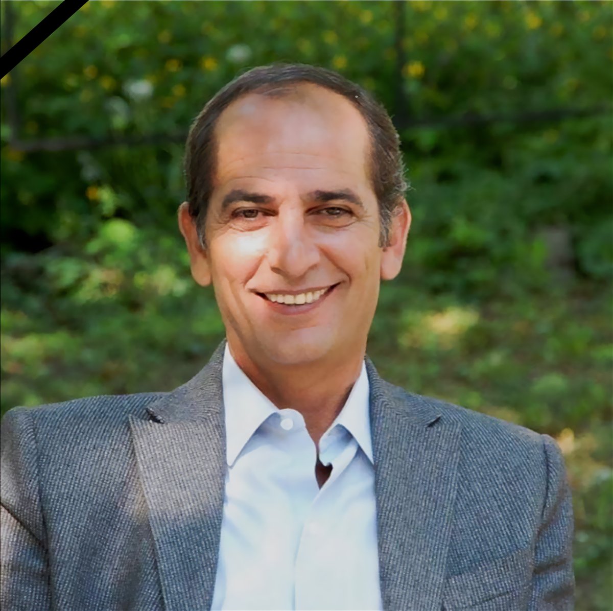 رحم الله الفنان القدير هشام سليم.. كان رمزا فنياً كبيراً .. أسكنه الله فسيح جناته وألهم ذويه الصبر والسلوان. 
#أبو_هشيمة