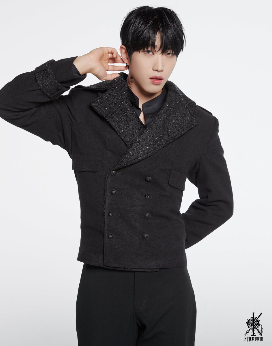TheKingDom_GF's tweet photo. [👑]
KINGDOM 5TH MINI ALBUM 'History Of Kingdom : PartⅤ. Louis'  INDIVIDUAL CONCEPT PHOTO (Mirror ver.)

#DANN #단
#KINGDOM #킹덤 https://t.co/hubrbAwJPW