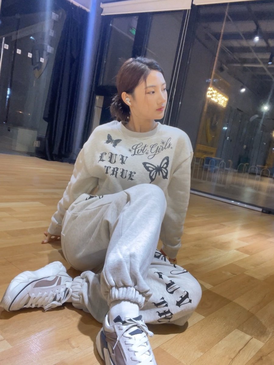 YubingFolder's tweet photo. #CAIYUBING #蔡语冰 https://t.co/2040vcGJmh