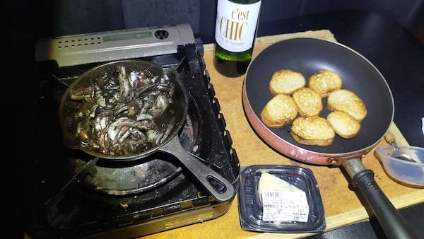 SnufkinJapanes1's tweet photo. The last dinner was my squid ink ajillo and blue cheese and wine.
I finished my trip next day.
Thank you for watching for 100 days🥰
#Vanllife and wandering the best 100 #mountains in #Japan 100th day. 
100/100 mountains. https://t.co/67RGKt43yE