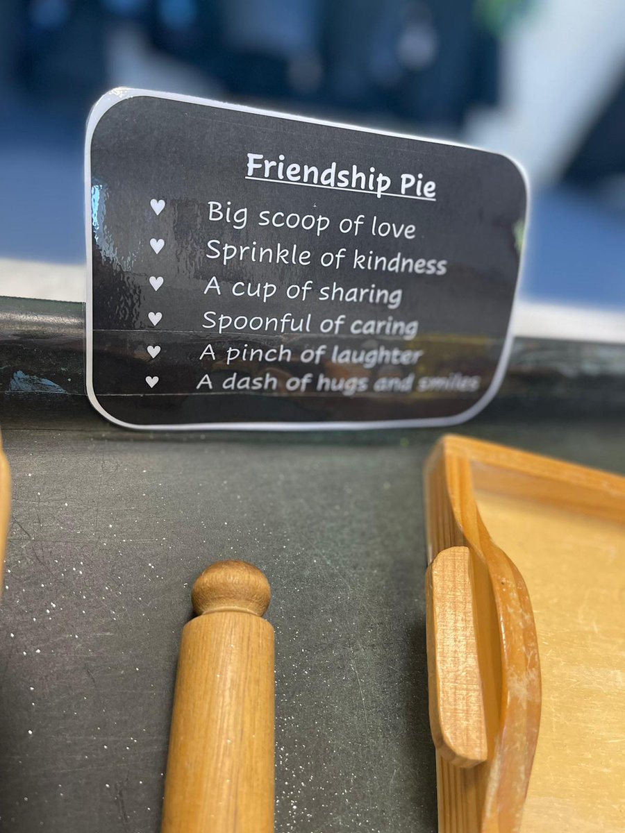 TheChadderton's tweet photo. Pre-School has been talking about friendship and what makes a good friend. They worked together with their friends and created their own friendship pie 🥧✨#friendship #chadderton #preschool #oldham @Oldham_Hour @ISAschoolsnorth https://t.co/ArOP4C0e90