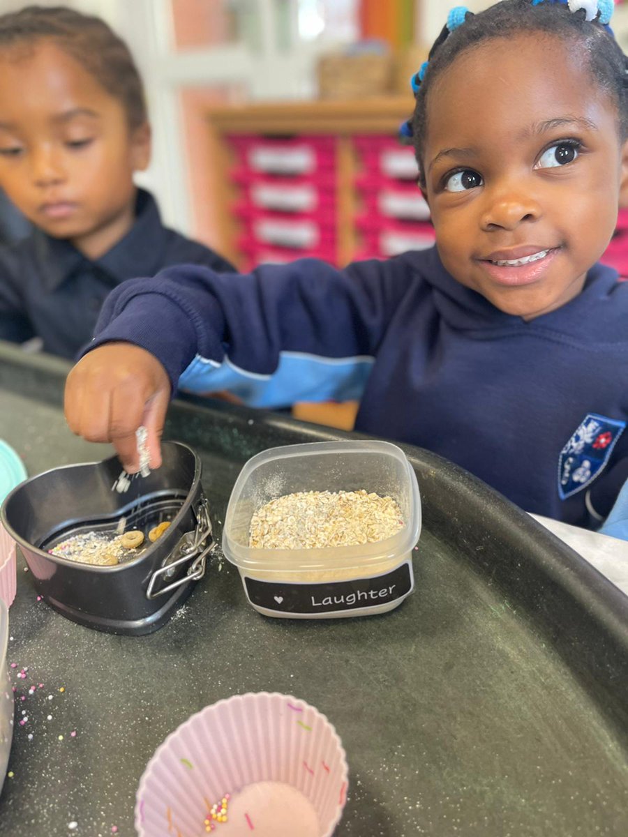 TheChadderton's tweet photo. Pre-School has been talking about friendship and what makes a good friend. They worked together with their friends and created their own friendship pie 🥧✨#friendship #chadderton #preschool #oldham @Oldham_Hour @ISAschoolsnorth https://t.co/ArOP4C0e90
