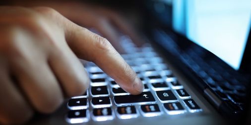 netlanguages's tweet image. Do you think you spend too much time at work? Is in-service training important? Check out this month’s Interactive English and do the vocabulary and comprehension exercises related to this topic: bit.ly/3BUBERs #netlanguages #onlineenglish #learningenglish