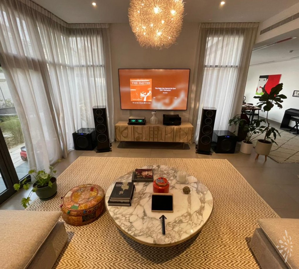 dubaiaudio's tweet photo. A great setup shared by one of our #DAClients. Swipe right for a closer look.
_
#GryphonAudioDesigns Integrated Amplifier
#HiFiRose Media Player
#SVS Subwoofers https://t.co/J2wFSdBBGX