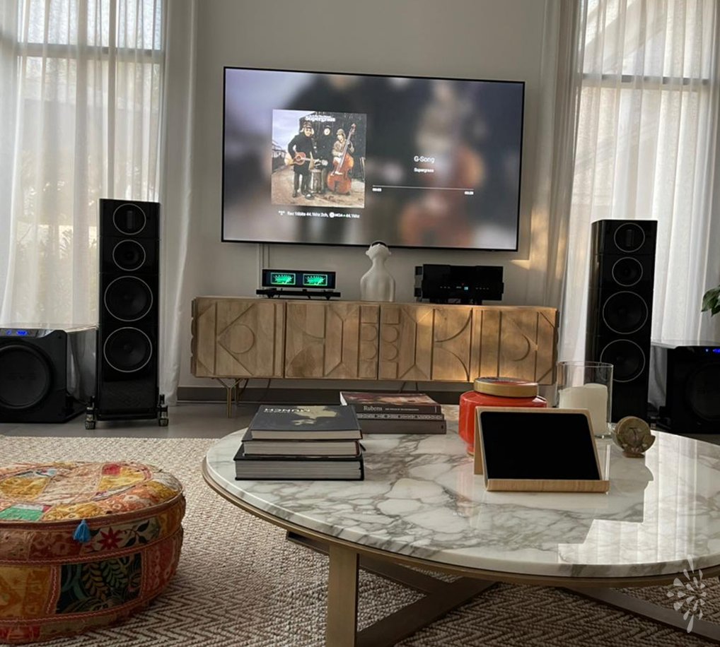 dubaiaudio's tweet photo. A great setup shared by one of our #DAClients. Swipe right for a closer look.
_
#GryphonAudioDesigns Integrated Amplifier
#HiFiRose Media Player
#SVS Subwoofers https://t.co/J2wFSdBBGX
