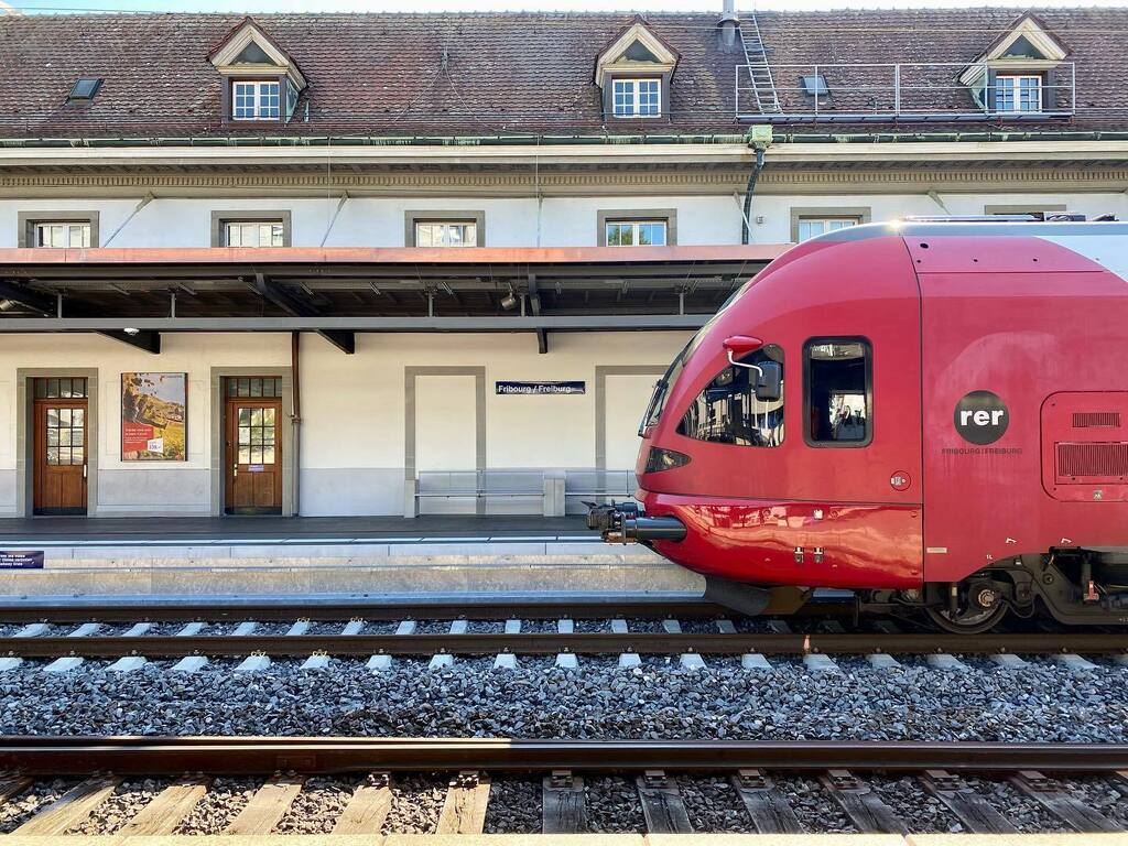 DanielDeBias's tweet photo. 🚂 https://t.co/1Nv6E0o70D https://t.co/uYQ227YCNY