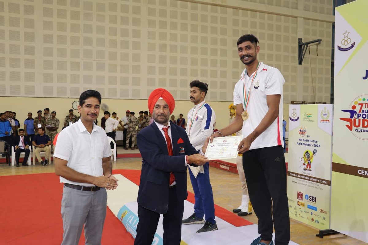 CISFHQrs's tweet photo. 7th All India Police Judo Cluster 2022. #AIPJC2022
🌸Gymnastics- Rings Individual Event🌸
GOLD 🥇 Kapil #SSB
SILVER 🥈 Shubham Kumar #RajasthanPolice
BRONZE 🥉 Madan Lal #ITBP
BRONZE 🥉 Saurabh Kakote #MHPolice
BRONZE 🥉 Paban Rabi Das #AssamPolice
Congratulations winners! 👏🏻👏🏻🎉 https://t.co/nhTPHK7pWq