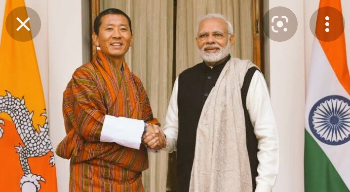sumit_10kr's tweet photo. @narendramodi @PMOIndia @DrSJaishankar प्रिय प्रधानमंत्री जी हमारा पड़ोसी और मित्र देश भूटान अब वहां जाने वाले भारतीय टूरिस्ट से प्रति दिन प्रति व्यक्ति1200 फिर गाईड भारत के गाड़ी से प्रति दिन हजारों रुपये शुल्क ,वह बहुत हैं। भारत के चार पहिया वाहन पर पाबंदी है। संज्ञान ले। https://t.co/pOuxNiYHyV