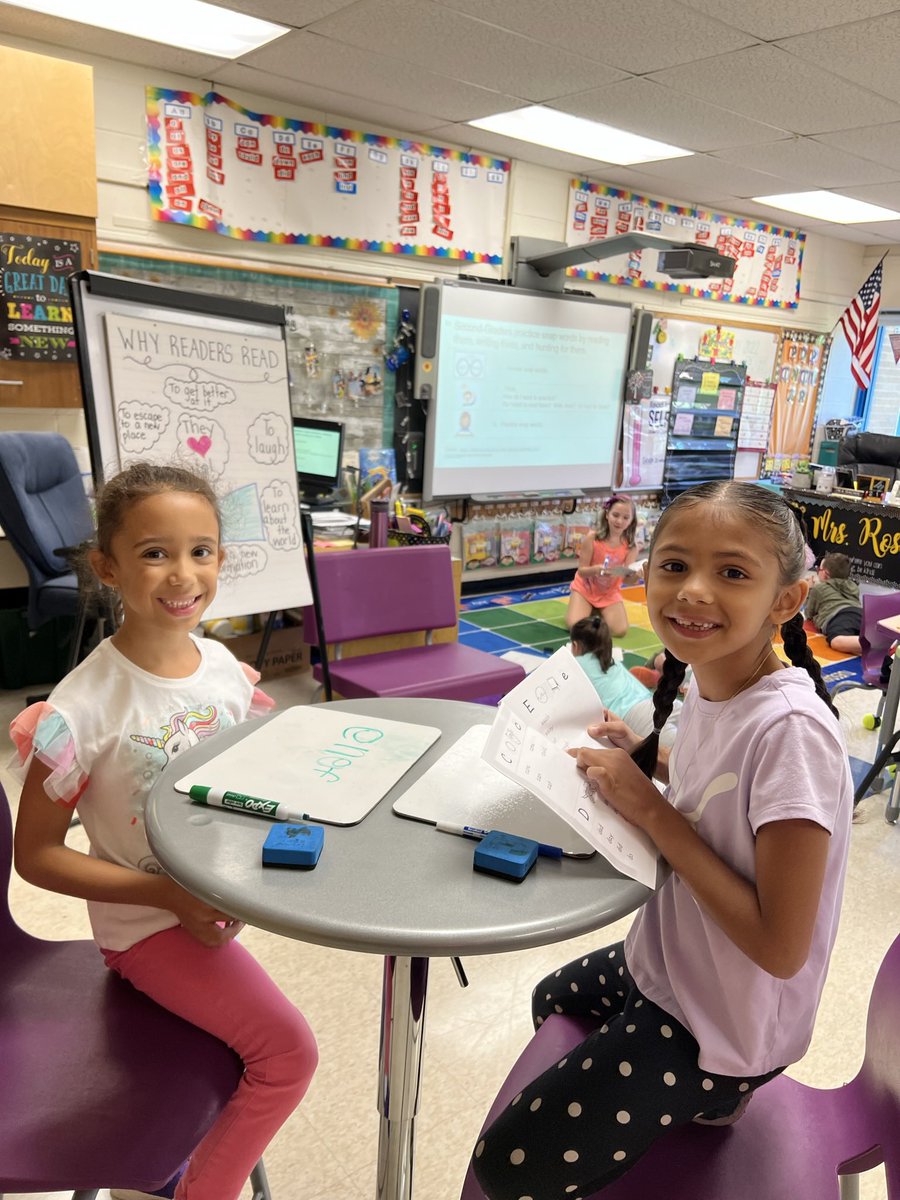 AmyRose2020's tweet photo. Phonics Professors hard at work on their snap words. ✏️ @ARPanthers @MahopacSchools https://t.co/hkDBmQ0cr2