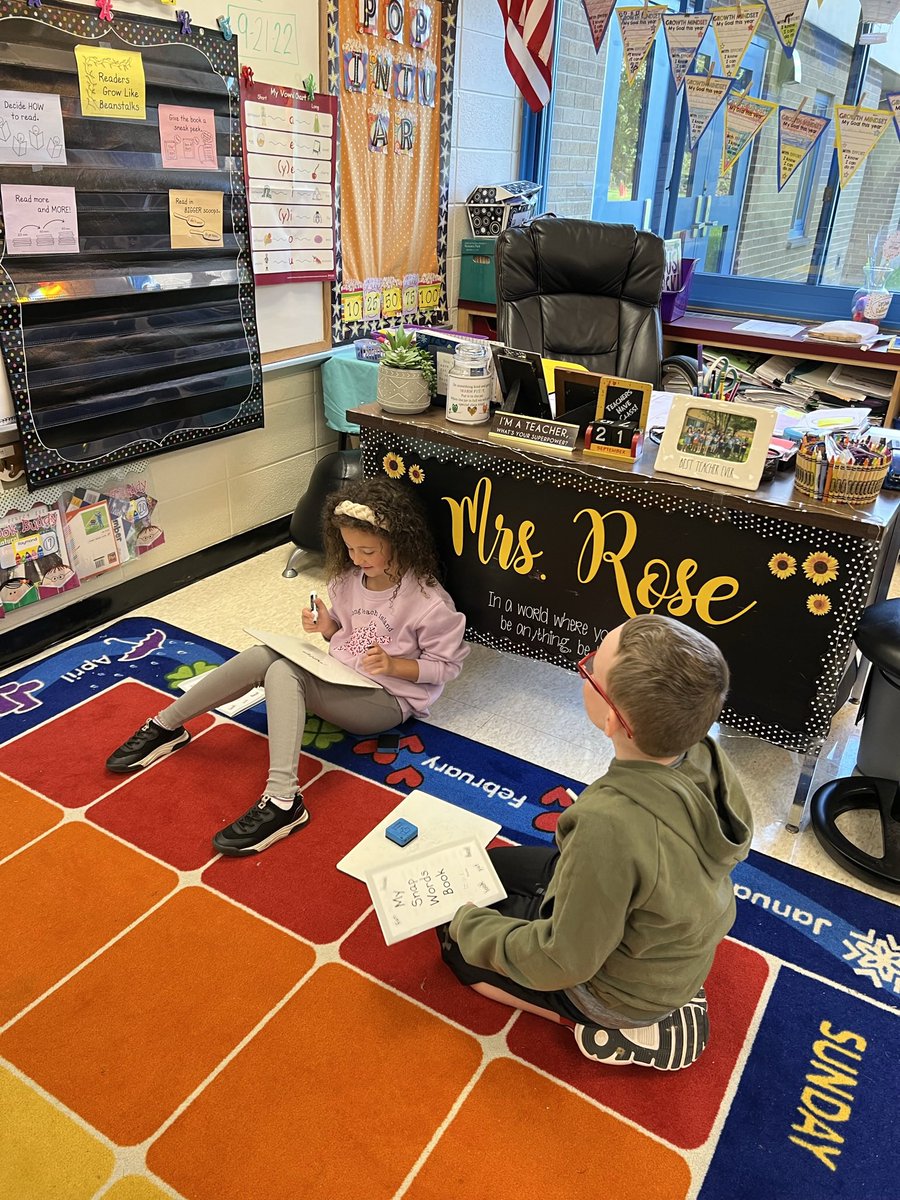 AmyRose2020's tweet photo. Phonics Professors hard at work on their snap words. ✏️ @ARPanthers @MahopacSchools https://t.co/hkDBmQ0cr2