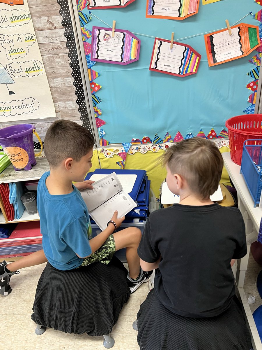 AmyRose2020's tweet photo. Phonics Professors hard at work on their snap words. ✏️ @ARPanthers @MahopacSchools https://t.co/hkDBmQ0cr2