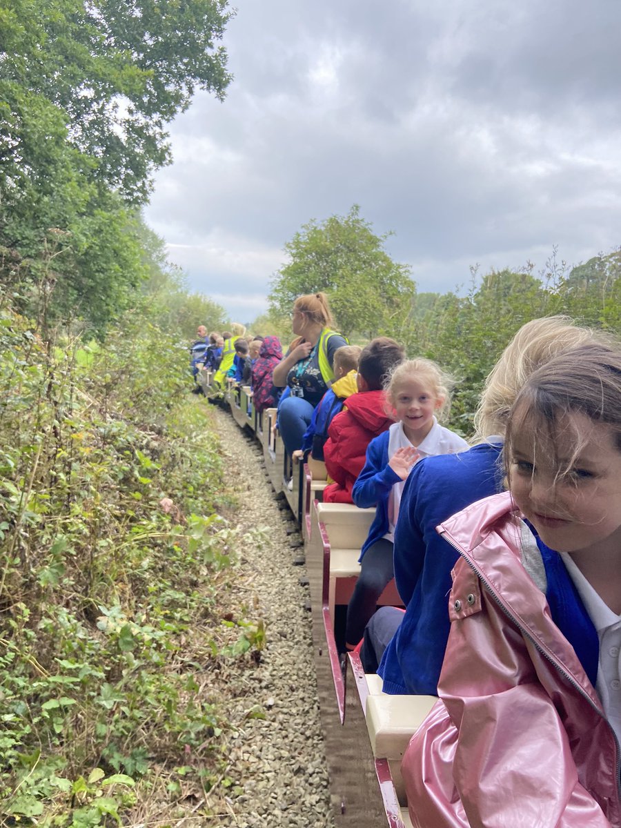 CrossflattsPri's tweet photo. We are having a fabulous time so far on our Big Start! Trains, boats, adventure playgrounds & ice cream so far! #crossflattsdoesnewbyhall #bigstart @NewbyHall https://t.co/ehqnhV23nT