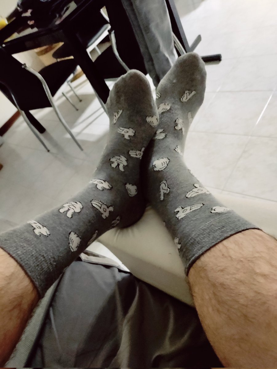 ffourty5's tweet photo. In questo gioco chi ci rimette sei tu! E dillo che ti piace rimetterci.....

#feet #feetfetish #kinky #kiffeur #kiffeurs #moneyslave #master #cashmaster #paypig #findom #sockslover #soles #footjob #onlyfans #onlyfasnpromo #gayfeet https://t.co/6xZDJKrPBr