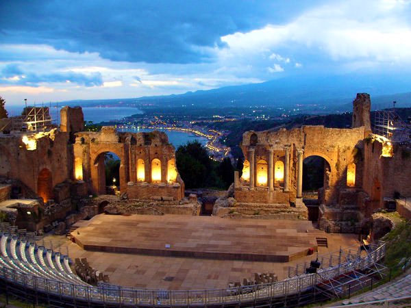Scuolazzurri1's tweet photo. ANFITEATRI ROMANI_ROMAN AMPHITHEATERS: TAORMINA ๐ฎ๐น https://t.co/qfzvTv3Udj
.
.
#taormina #sicily #amphiteather #archeology #history #romans #Mediterranean #italian #italy #scuolazzurri #belpaese #beautiful #amazing #traveling #picoftheday https://t.co/0yNVPrdDpH