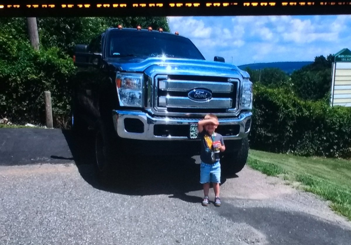 LlinosBrown's tweet photo. Lets look at the #Toyato Rav 4. Looks at the change in size, the change in weight. The last photo is @schmangee son in front of a raised F series truck. Driver has no chance of seeing this child! #walk21ireland https://t.co/UPi8El0OLE