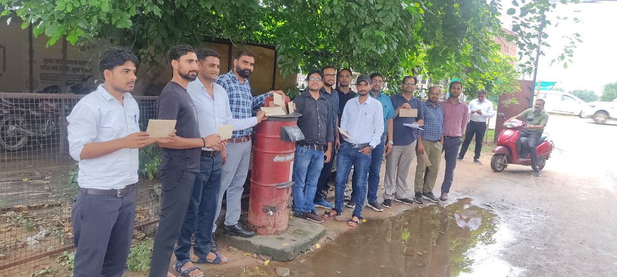ITUnionDholpur's tweet photo. राजस्थान अधीनस्थ कंप्यूटर कर्मचारी संघ जिला इकाई धौलपुर द्वारा माननीय मुख्यमंत्री महोदय के लिए विभाग द्वारा वादाखिलाफी के विरोध में पत्र प्रेषित किए गए https://t.co/IjB7PsZoFI