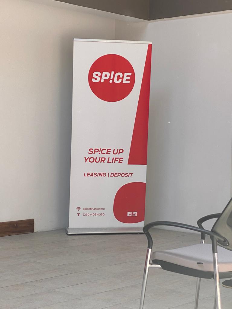 Ecoaustral's tweet photo. SPICE Finance, autrefois connu comme #AXYS Leasing, un des plus importants opérateurs de #financements actifs à Maurice, lance avec l’ONG Global Rainbow Foundation (GRF)@globalrainbowfo le projet HOPE INITIATIVE.
#ensamnoudirstop #globalrainbowfoundation https://t.co/BYKJABapCs