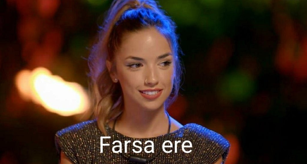 imsariiiii's tweet photo. Cada vez que sale el cartel de Sara y pone que tiene 23 años #LaIslaDeLasTentaciones https://t.co/K0QW9v4AO1