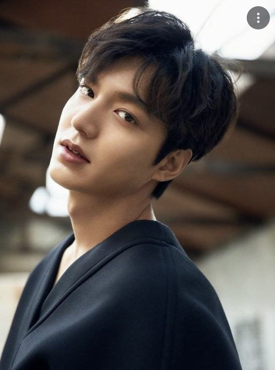 ElmustyD's tweet photo. I pity those girls who build their love on korean movies.hope u know that “Yaroro”is different from lee min~ho?😂💔 https://t.co/GK3duVUCSw