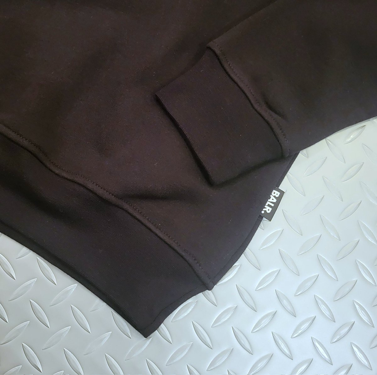 BEEHIGHSHOP's tweet photo. ☆新作続々入荷中☆
ボーラーのスウェットが入荷しました！
毎年人気の定番ロゴデザイン。
シンプルながら存在感のあるパーカーです。
プライス:27500円
皆様のご来店を心よりお待ちしています(^^)

#ボーラー#balr #愛知県 #岡崎市 #岡崎市セレクトショップ #ビーズハイ #beeshigh https://t.co/0cRdFpLSYG