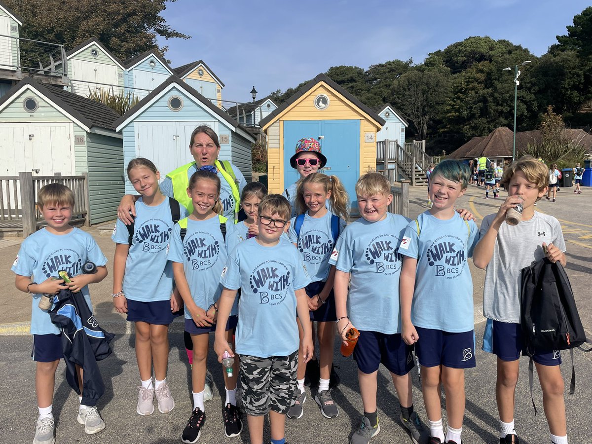 BCSPrepHead's tweet photo. We’ve reached Boscombe Pier 🙌🏻🥾 @BCSPrep #WalkwithBCS #Willdoes https://t.co/XUWZSHi80N