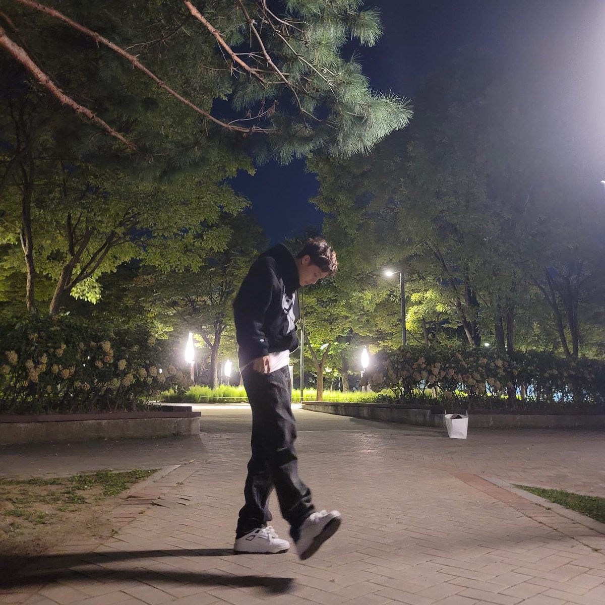 MTI_IG's tweet photo. [220922] mo.on_air post

"Yesterday night was so colddd" (trans from TAEILniverse)

#TAEIL #태일 #NCT태일 
https://t.co/RPVSkEtoKA https://t.co/PZRd60Wy0k