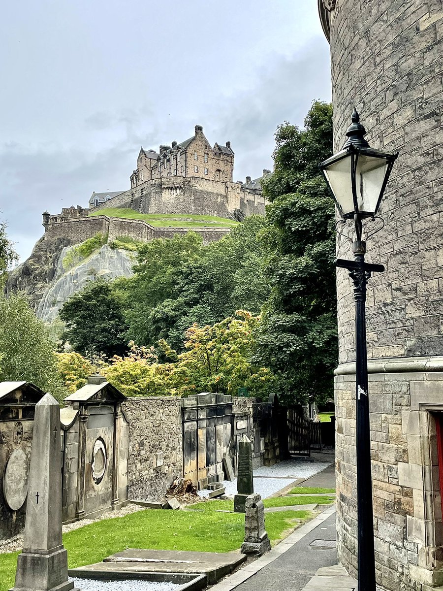 Good Morning #Edinburgh #Scotland #VisitScotland #Travel #Landscape@EdinburghWatch #edinburghsnapshots.   
#UnlimitedEdinburgh   
#discoveredinburgh
#ExploreEdinburgh