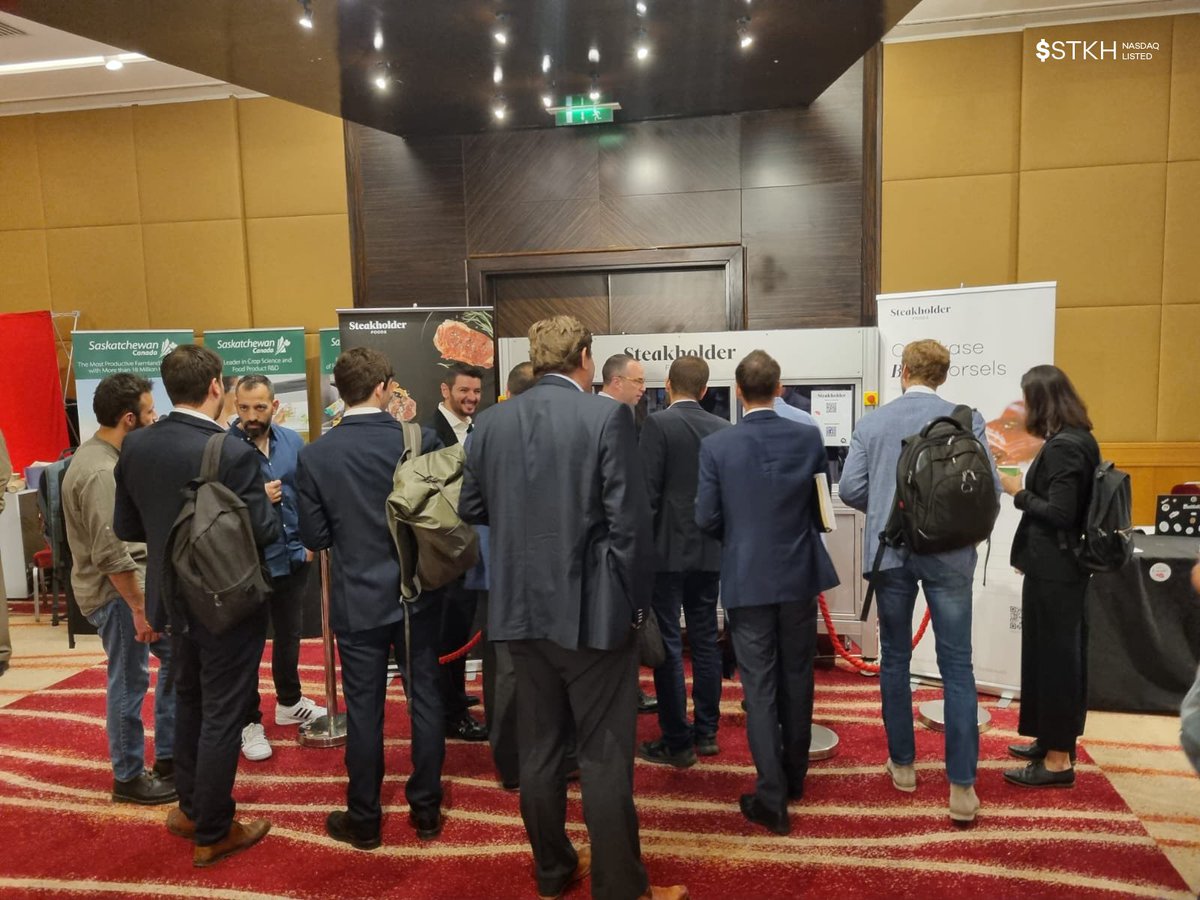 stkhfoods's tweet photo. A lot of people have already stopped by our booth (#12) to print their own personalized steak at the #FutureFoodTech Conference in London that started today.
You can also experience it: https://t.co/p0QFDO1in1
#Culturedmeat #cultivatedmeat #PrintedMeat #3Dbioprinting #STKH https://t.co/CugnVFXY4X