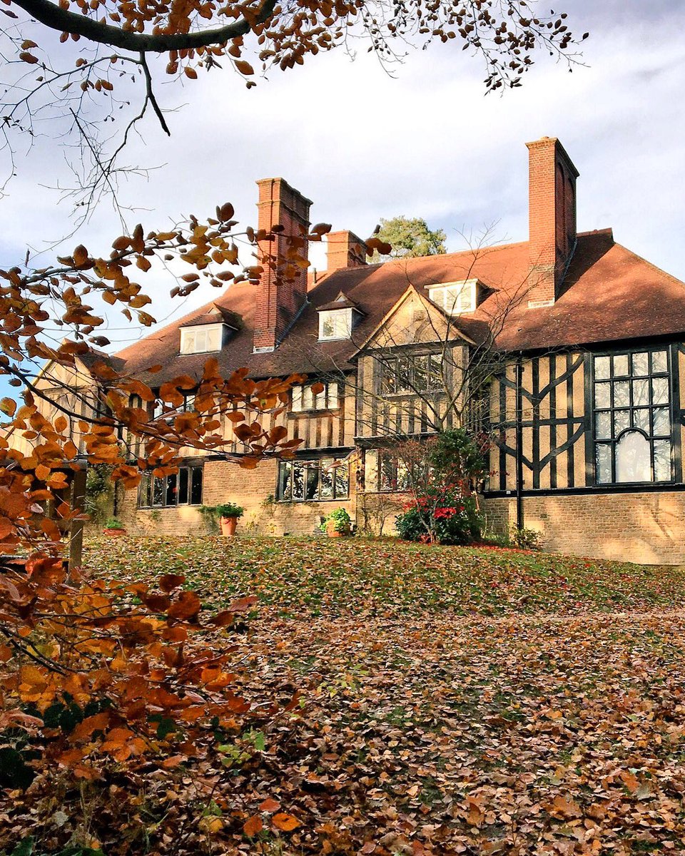 WattsGallery's tweet photo. "A beautiful autumn day. What shall I say for the gift of gentle warmth, golden air, peace over nature." - Mary Watts, September 1904 ✍

Happy Autumn Equinox 🍂 We're looking forward to views like this very soon. https://t.co/hpHdlp8SXL