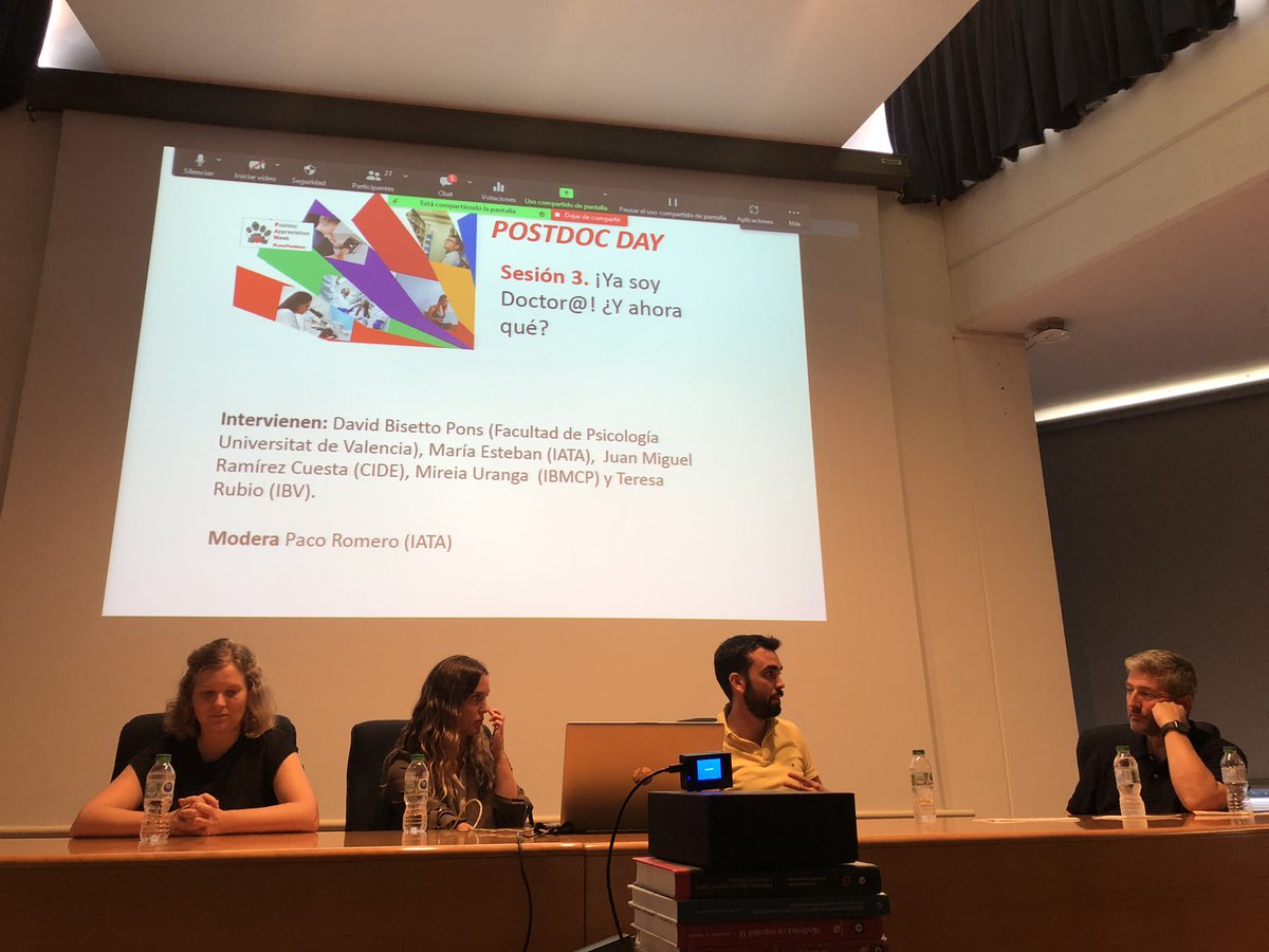 EmiliaMatallana's tweet photo. Mesa redonda sobre Salud Mental en la carrera investigadora en la Jornada Postdoc Day @iata_csic, a veces se nos olvida su importancia!!! @i2sysbio @CSIC @CSICval @UV_EG https://t.co/B3ndXvhLbs