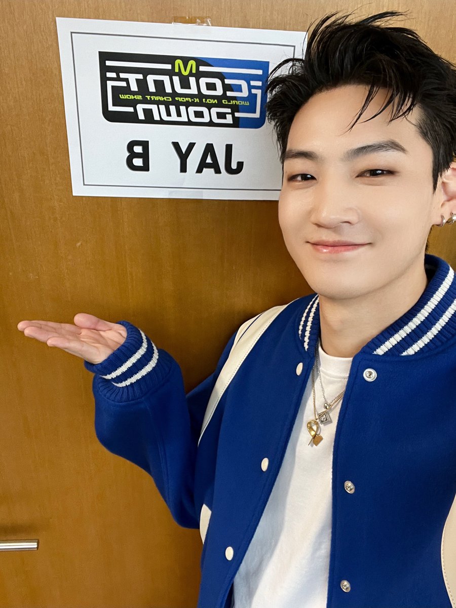 cdnzarecords's tweet photo. [📸] Today‘s JAY B 

#JAYB #제이비 #CDNZARecords #카덴차레코즈 https://t.co/kQMuguOK2W