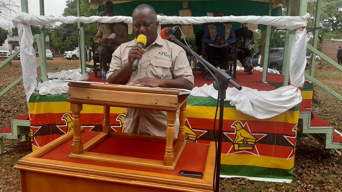 Minister of State for Masvingo, Hon Ezra Chadzamira salutes Banga Irrigation Scheme for being a centre of excellence and a forum for learning for other farmers and stakeholders as well as  contributing to national food security. <a href="/basera_john/">John Basera</a> <a href="/TheOPECFund/">The OPEC Fund for International Development</a> <a href="/IFADEastAfrica/">IFADEastAfrica</a>