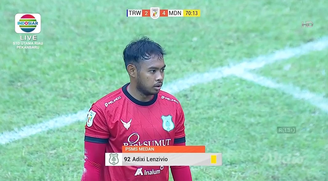 Indosiar's tweet photo. 70' Kartu kuning untuk kiper PSMS Medan Adixi Lenzivio 

#Liga2 #PSMSDay #PSPSDay #IndosiarSports #IndosiarRumahSepakbolaIndonesia https://t.co/CfqQWwR3JK
