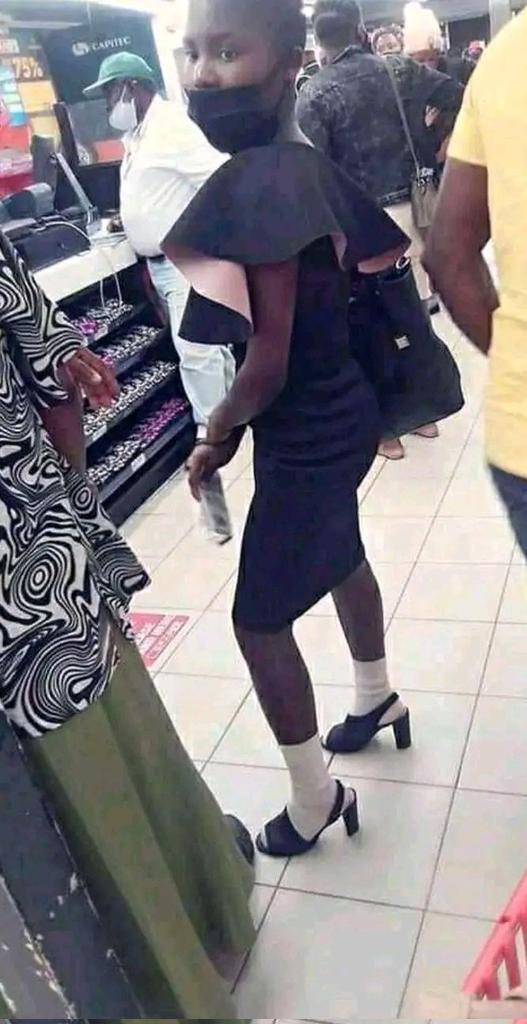 masibanda_'s tweet photo. Unenge utori nestress yako wobva wasangana aEx mushop akadai😂😭😭😭 https://t.co/KFQ3fV8tQG