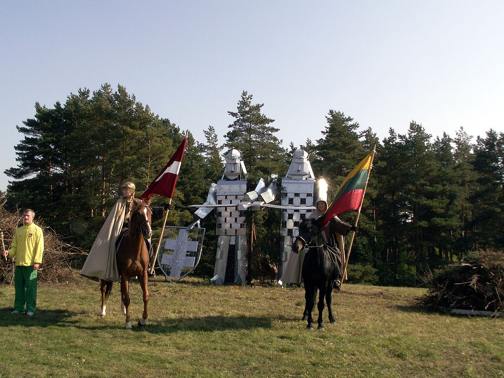 DrPnygard's tweet photo. Today is #BalticUnityDay, a celebration in #Latvia & #Lithuania of the day when the pagan forces of Samogitian (Lithuanian) & Semigallian (Latvian) combined to crush the #LivonianBrothersoftheSword at the 1236 Battle of Saule. The holiday features artisan fairs & sporting events. https://t.co/x7jJabbsJp