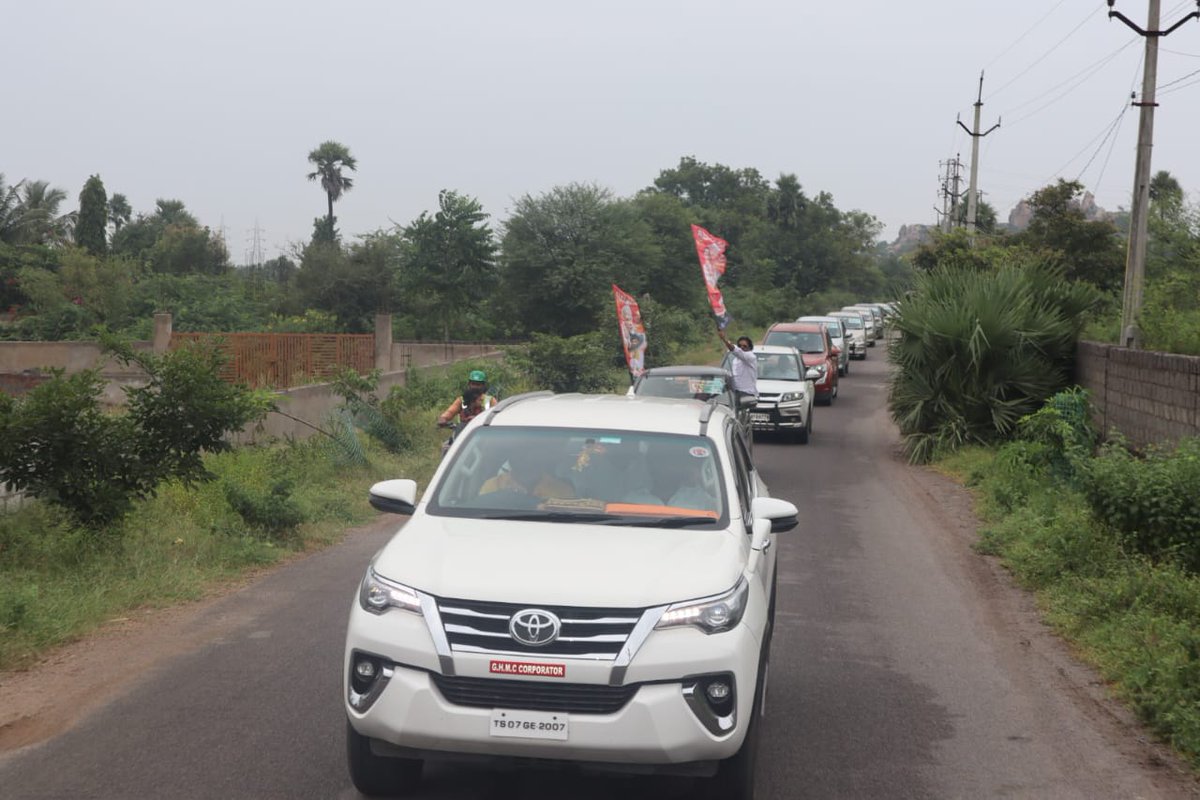 TSR4BJPIndia's tweet photo. పెద్ద అంబర్ పేట్ సభకు బయలుదేరిన మైలార్ దేవ్ పల్లి బీజేపీ శ్రేణులు.
#MP #BandiSanjay #prajasagramayatr #BJP4IND #PeddaAmberpet #BJPTelangana #TSR #BJPCorporator #mailerdevpally https://t.co/affhu9OYeG