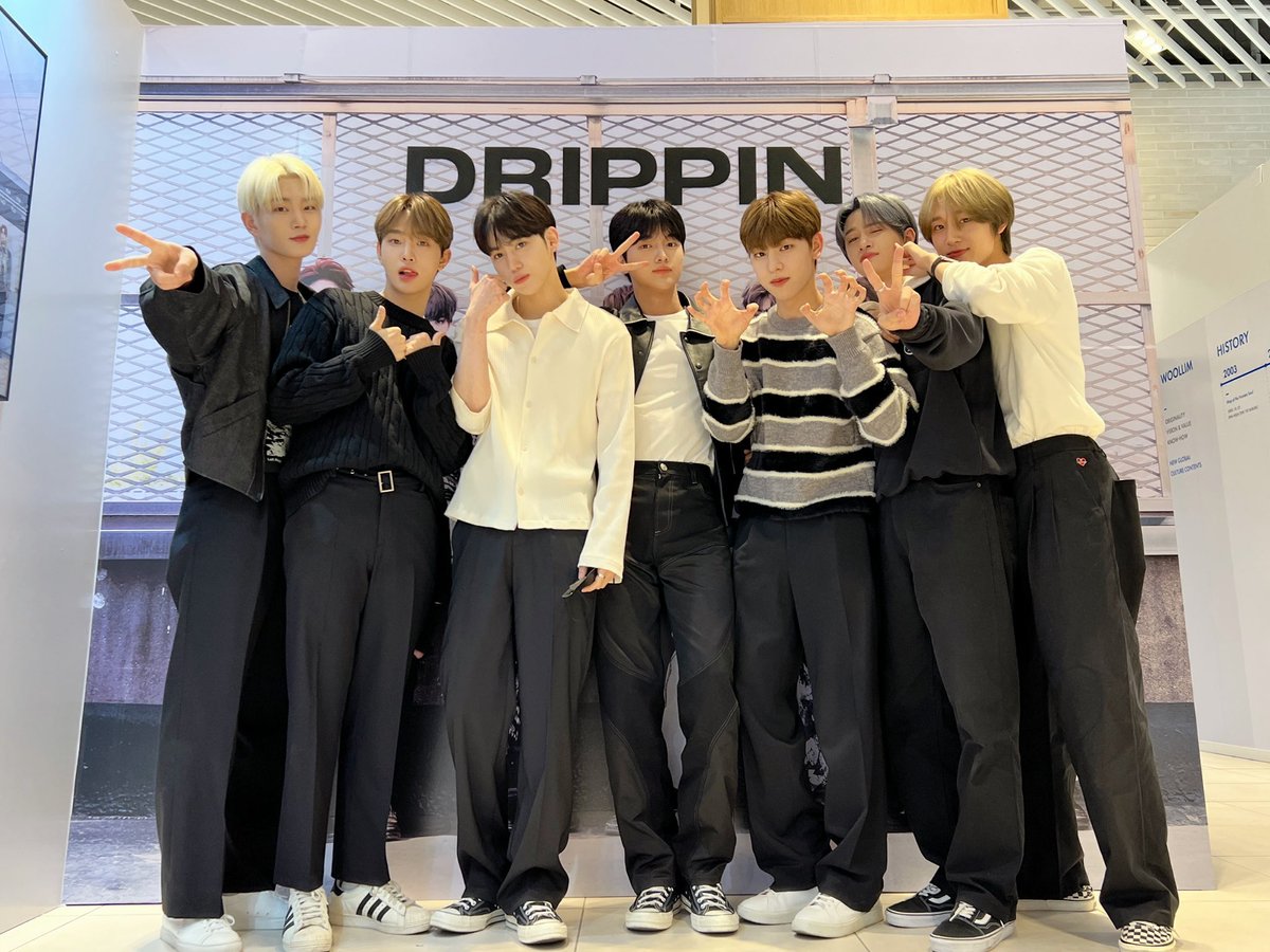 Image for [📸] 220922 Drippin Woollim Pop-up Store Visit❤️ Drippin’s happy appearance after seeing Drippin😍 Dreamings, please come and visit us and have a happy time🎵 DRIPPIN DRIPPIN Drippin Woollim_Pop-up Store WOOLLIM_POPUP W Ground https://t. co/0rRNKYzwU8