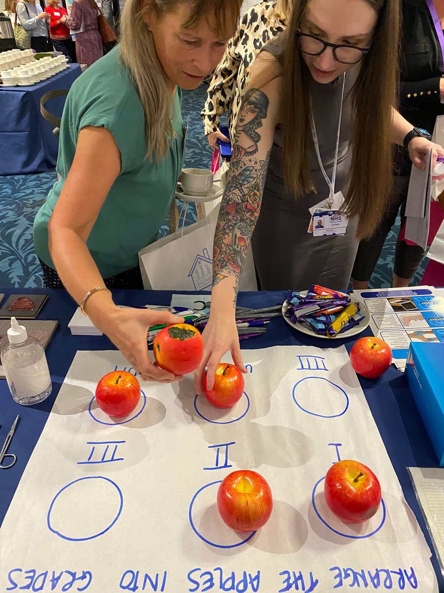 #lothiancareconference22  delegates are learning how to grade pressure ulcers with our #lothianTVN apples