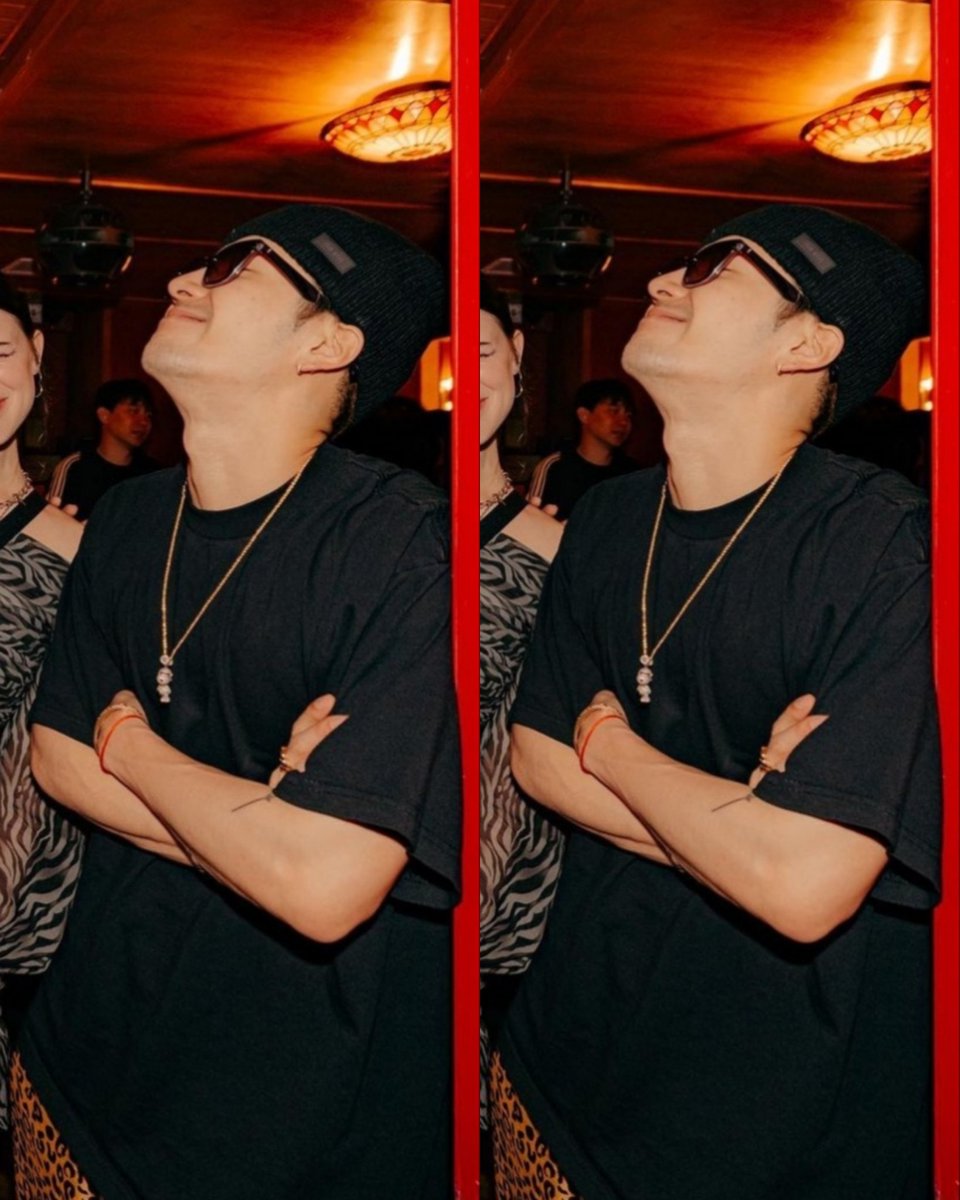 sneakyseunie's tweet photo. jackson wang 💋 https://t.co/M5My4fUsHv