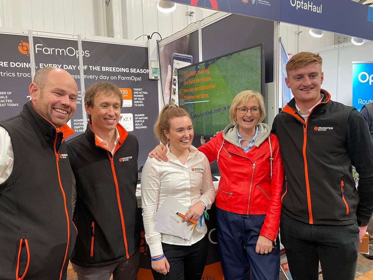 MunsterBovine's tweet photo. Delighted to meet @McGuinnessEU (European Commissioner for Financial Services, Financial Stability and Capital Markets Union) at the @MunsterBovine #FarmOps stand. Mairead took some time to talk to our team on Day 3 of #ploughing22 in the @Entirl Innovation Arena. https://t.co/b1AadQMy1C