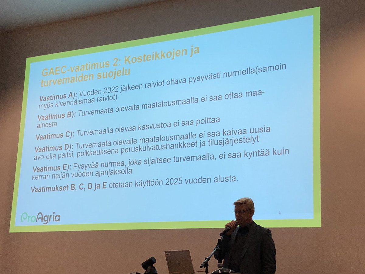 Risto Jokela <a href="/ProAgria/">ProAgria</a> listaa seurattavia asioita uudessa CAP:ssa: esim pysyvien nurmien osuus ja turvemaille kyntörajoitus ja avo-ojien kaivuukielto #Nurmiseminaari2022