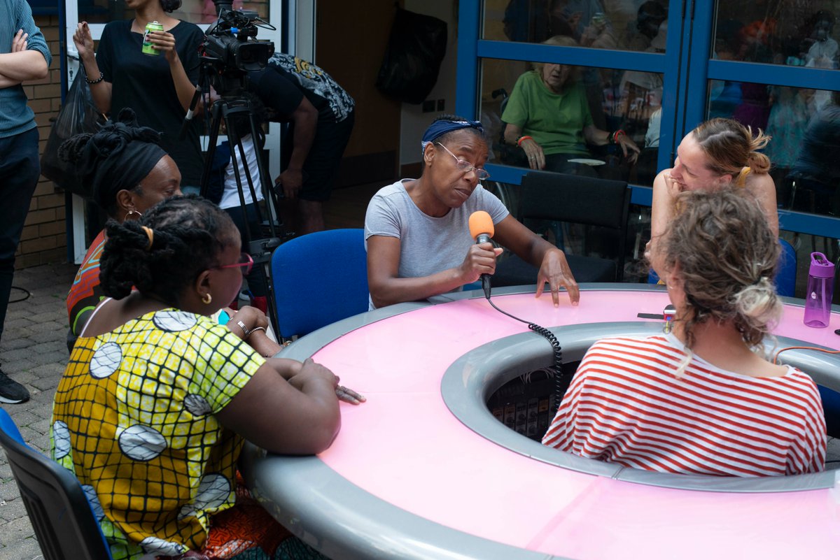 thefeelgoodcomm's tweet photo. *Appreciation Post*
We actually met @the_peoplespeak by accident on a walk about in Hackney and was really intrigued by there approach in giving the community a voice. They were at our Summer Party and everybody loved it.
#community #thepeoplespeak #hackney https://t.co/k4f9e0slJB