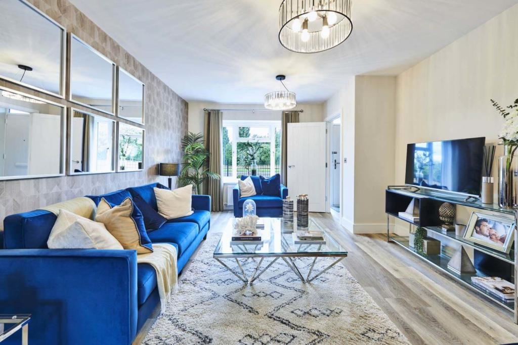 MyMoveTracker's tweet photo. 🛏️ 4 bedrooms
💷 £517,000
📌 Copthorne, West Sussex, RH10
🔑Marketed by @stmodwenhomes

Spaced over three floors, this 4 bedroom home has everything you need. It features an open-plan layout, which includes a separate laundry and cloakroom.
.
.
#buying #forsale ⁠#finance #home https://t.co/g5jJpLf2sX