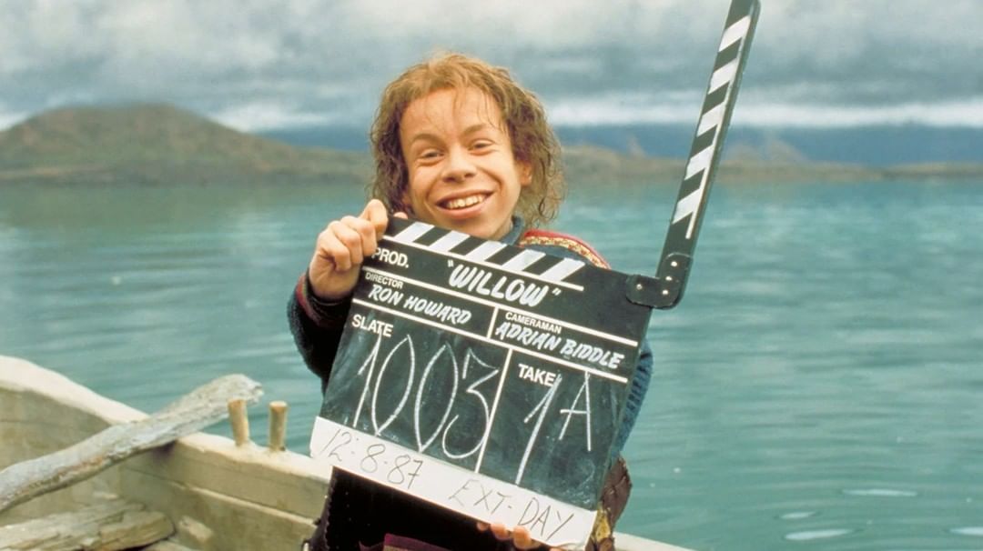 Mission_Digital's tweet photo. Anyone else struggling to contain their excitement for the upcoming @disneyplus series #Willow, which is releasing in November? Whilst we wait, here’s a blast from the past…1988 to be exact! Warwick Davis behind the scenes of the original feature film #ThrowbackThursday https://t.co/RMrjS4Kdn3