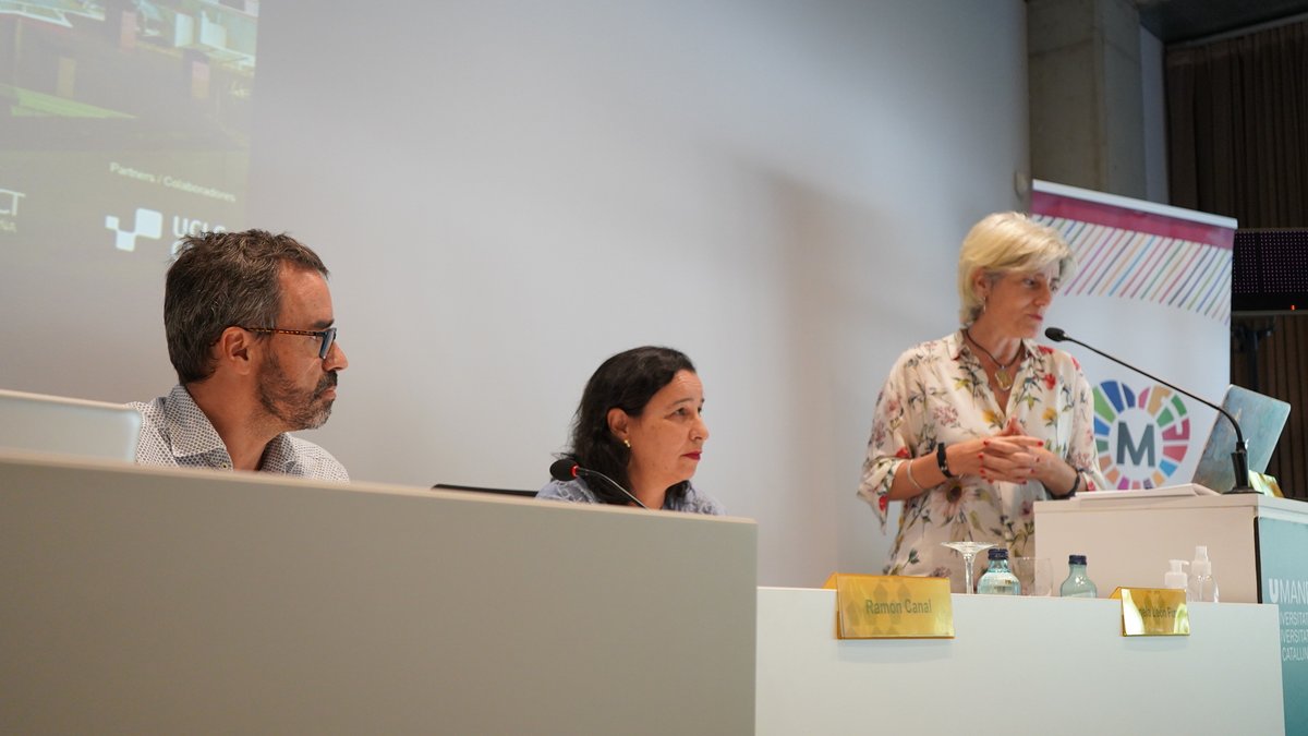 URBACT_ES's tweet photo. 🗣️@Aleonpizarro, Diputación de Badajoz
 
"Es muy positivo que haya un compromiso político con la #Agenda2030: hay un ministerio dedicado a ella, en la @DipdeBadajoz hay una unidad, se comunica y la sociedad puede informarse y conocer". 

#URBACT
#GG4CManresa https://t.co/paU3Eb9sXG