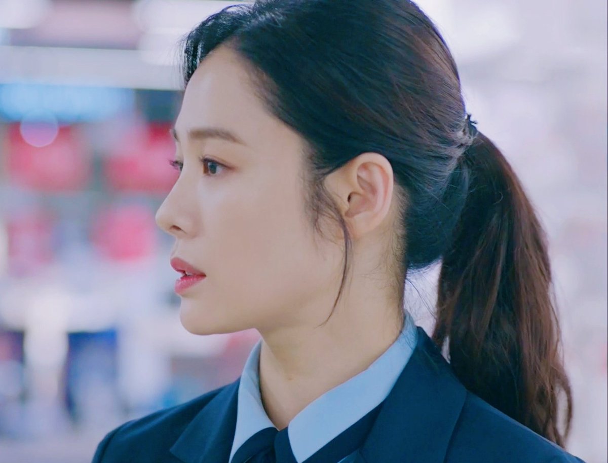 정말 오랜만에 우만기를 봤는데 혜진이 미모가 미친거에요... 캡쳐를 안할수가 없었죠... 

#김현주_옆선이_나라다