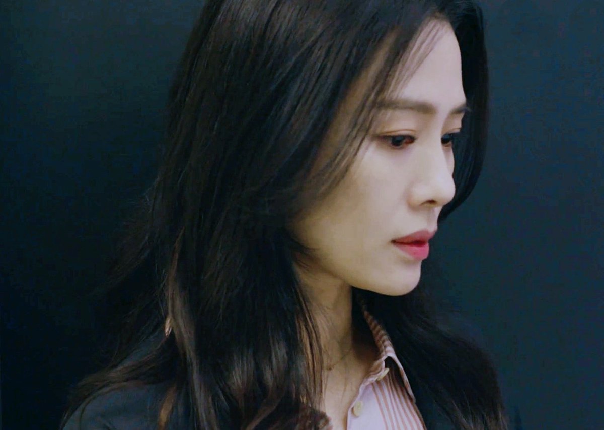 yh4061's tweet photo. 정말 오랜만에 우만기를 봤는데 혜진이 미모가 미친거에요... 캡쳐를 안할수가 없었죠... 

#김현주_옆선이_나라다 https://t.co/5EgvxEsOX5