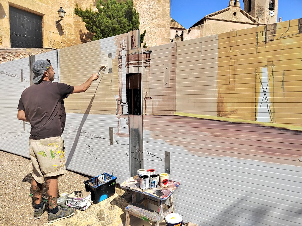 ajAltafulla's tweet photo. 😁 L'artista Orion Leim està treballant aquests dies en el nou tancament de la plaça de l'Església que s'instal·la per als esdeveniments culturals que s'hi celebren com el #FIMALTAFULLA
👉 L'estrenarem el 30 de setembre per al Festival Di(vi)nes i en pocs dies veureu el resultat https://t.co/187OXrlOmp
